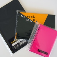 ご注文いただきました商品に名入れをして、透明の袋に入れてお送りします。